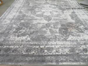 lot 8 image: 9 x 12 MONACO COLLECTION RUG