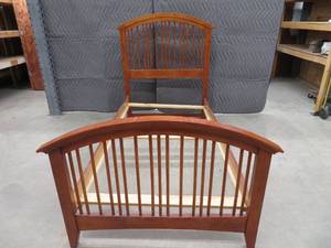 lot 10 image: TWIN BED