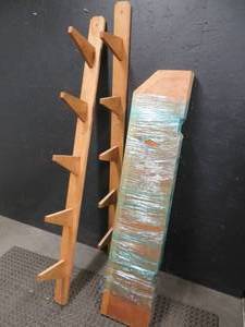 lot 21 image: UNIQUE HAND MADE WOODEN SHELF