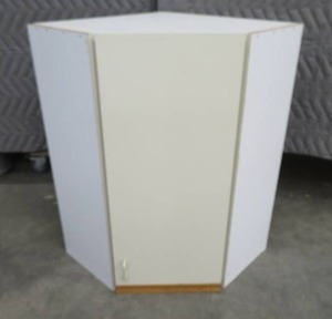 lot 34 image: WHITE CORNER CABINET
