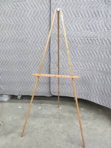 lot 74 image: VINTAGE GRUMBACHER EASEL RARE