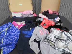 lot 75 image: LARGE LOT OF GIRLS CLOTHES. 4T - 6