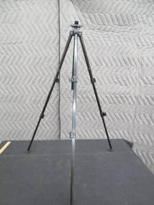 lot 78 image: CAMERA TRIPOD