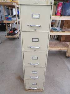 lot 80 image: HEAVY DUTY METAL 5 DRAWER FILE CABINET
