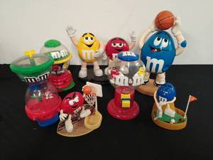 lot 7 image: Seven M&M Dispensers