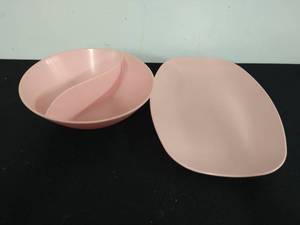 lot 48 image: Two Vintage Pink Serving Dishes