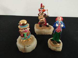 lot 30 image: Three Ron Lee Clown Sculptures