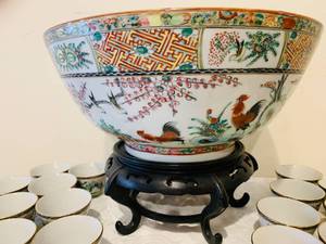 lot 1 image: Large Bowl with Cups and Wooden Stand