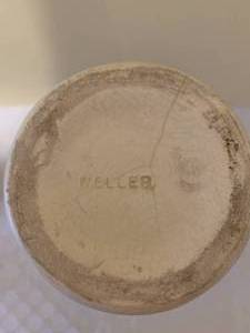 lot 8 image: WELLER Pottery Daffodil Vase