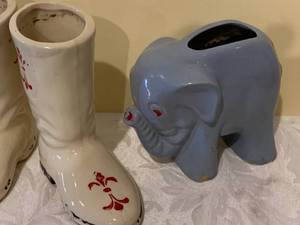 lot 19 image: Small Gift Planters