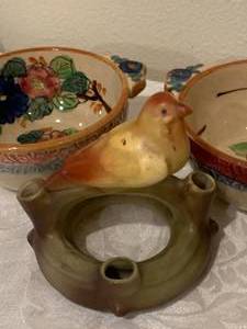 lot 25 image: 2 Small Bowls Made in Japan, Bird Bud Vase