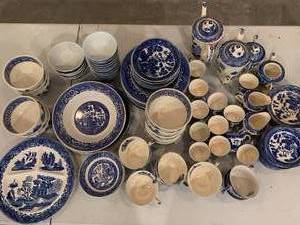 lot 30 image: Blue and White China