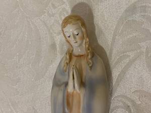 lot 40 image: Sacrart Madonna Figurine