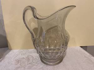 lot 41 image: Beverage Servers