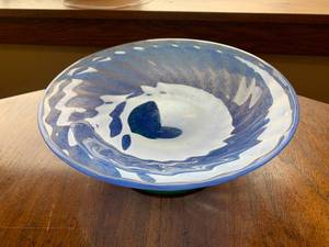 lot 70 image: Aquamarine and Blue Art Glass Bowl
