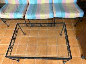 lot 81 image: 1960s Wrought Iron Patio Garden Furniture, 6 Pieces