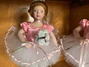 lot 112 image: Ballerina dolls
