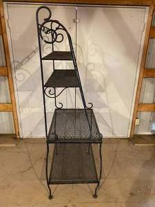 lot 147 image: Heavy duty iron rack