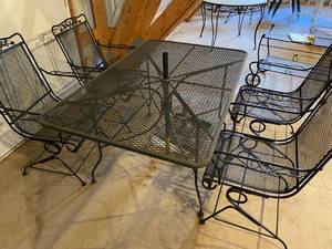 lot 148 image: Heavy duty table and 4 spring chairs -