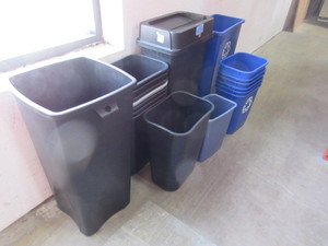 lot 671 image: RUBBERMAID AND OTHER ASSORTED WASTE CONTAINERS