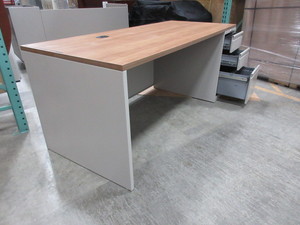 lot 601 image: GLOBAL STEEL DESK WITH WOOD GRAIN LAMINATE DESK TOP
