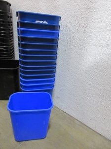 lot 669 image: RUBBERMAID WASTE AND RECYCLE BINS, BLUE