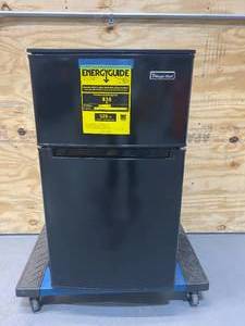 lot 26 image: MAGIC CHEF 3.1 cu. ft. Mini Fridge in Black