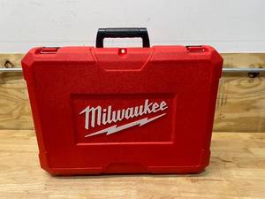 lot 15 image: MILWAUKEE M12 12-Volt Lithium-Ion Cordless HammerVac Universal Dust Extractor with Case (Tool Only)
