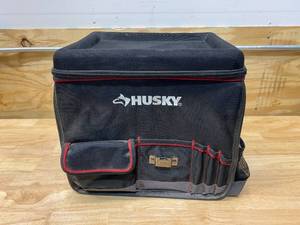 lot 60 image: HUSKY Packout