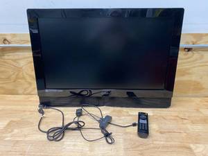 lot 19 image: VIZIO VW32L HDTV40A 32 TV with Remote