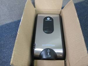 lot 62 image: EnMotion GP Pro Automatic Touch Fre...