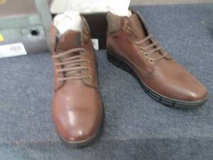 lot 102 image: 2 pr Romario Mens Boots Size 7.5 NI...