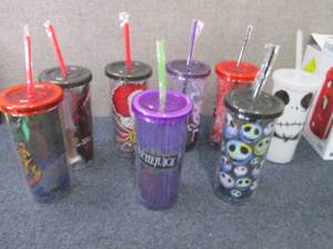 lot 135 image: 8 Assorted 20 oz Travel Tumblers...