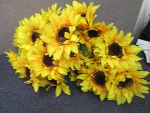 lot 160 image: 8 - Glitter Artificial Sunflower Bu...
