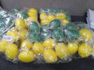 lot 164 image: 5 Bags of Plastic 6 Lemons & 6 Lime...