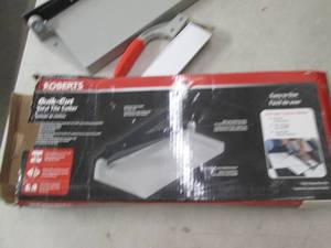 lot 12 image: roberts quick cut vinyl tile cutter...