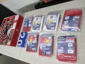 lot 33 image: patriotic wreath and marine corps f...