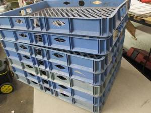 lot 163 image: 7 blue trays 26 inches x 19 inches ...