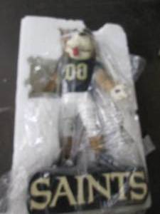 lot 170 image: saints decor ...