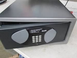 lot 178 image: elsafe digital safe...