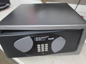 lot 180 image: elsafe digital safe...