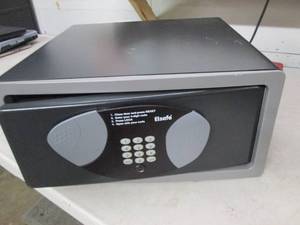 lot 186 image: elsafe digital safe...