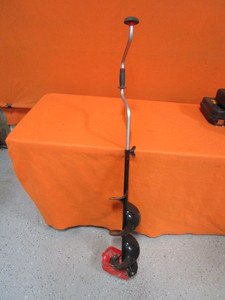 lot 10 image: Strikemaster Manual Ice Auger