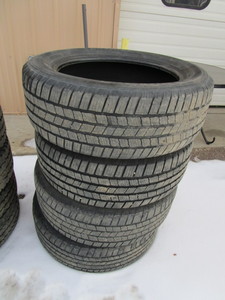 lot 26 image: (4) Michelin 25555R20 Tires