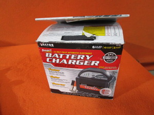 lot 31 image: Battery Charger