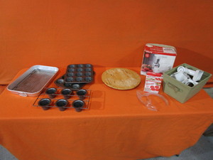 lot 52 image: Cooking Items