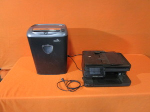 lot 61 image: Paper Shredder & Printer