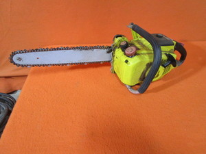 lot 72 image: John Deere 16 Chainsaw