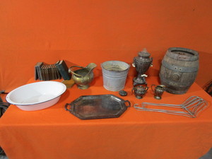 lot 77 image: Vintage Items