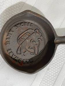 lot 40 image: Vintage Hardware Hank Frying Pan Themed Ash Tray